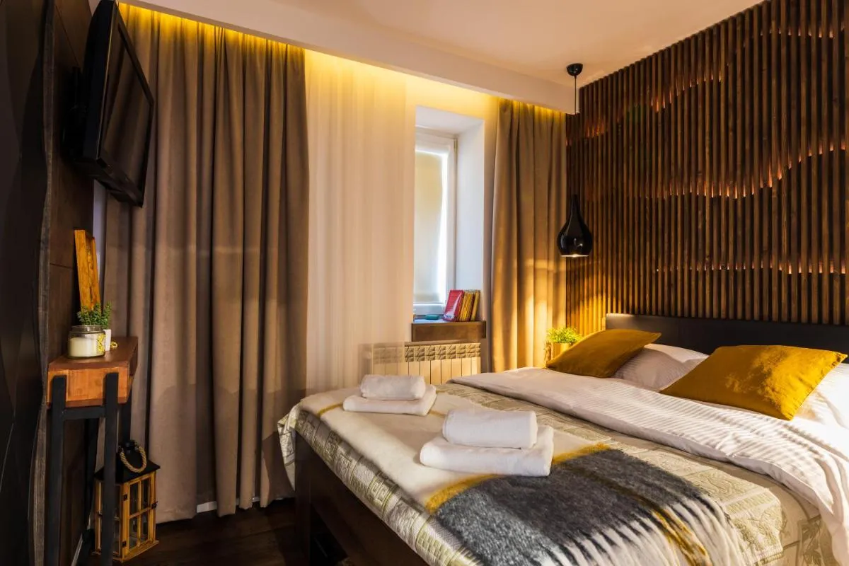 Image 2 of APARTAMENT POD ŚLIWKAMI