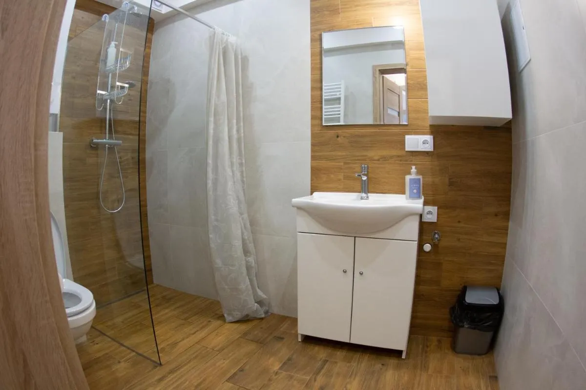 Image 3 of Lux Studio