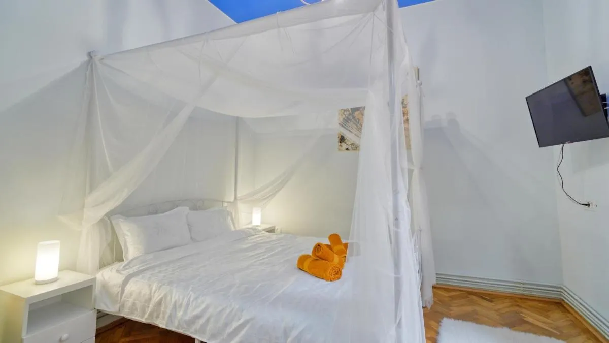 Image 2 of 2 Bedroom OldTown Mountain View Apartment with private terrace and high ceilings rooms