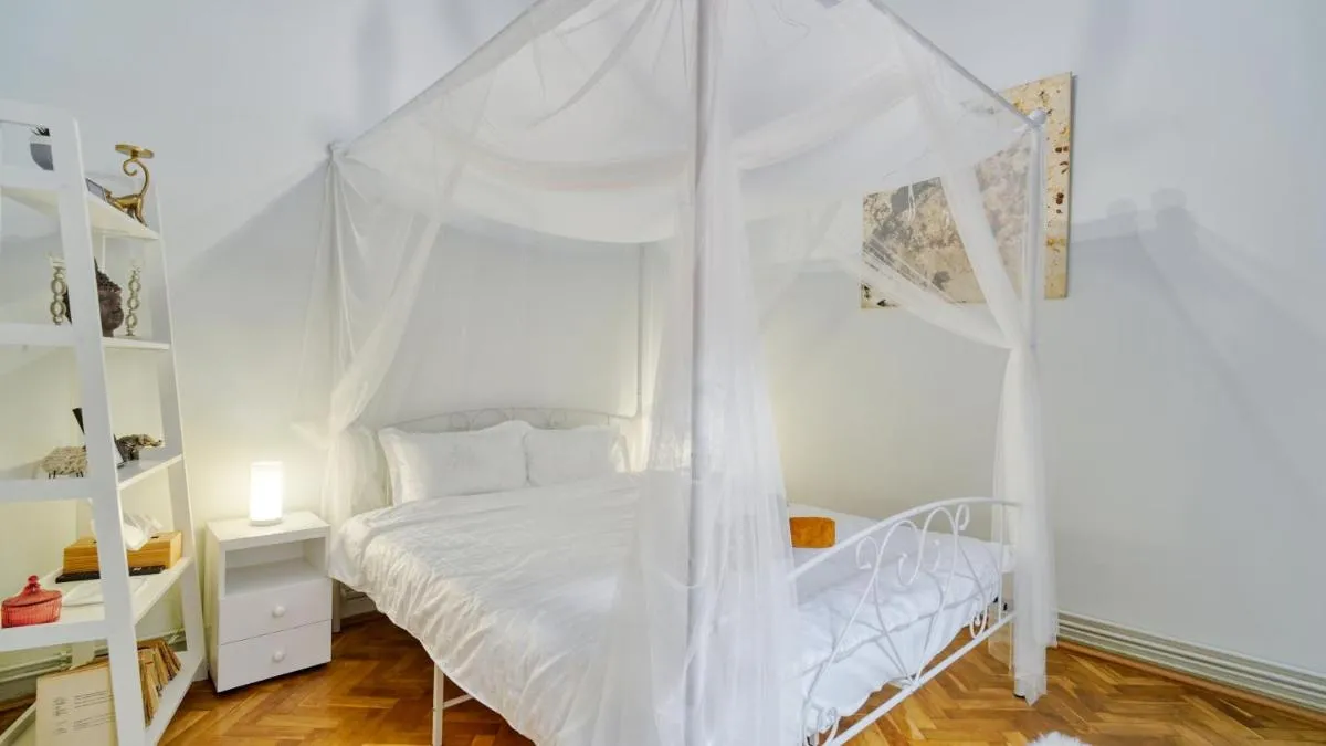 Image 6 of 2 Bedroom OldTown Mountain View Apartment with private terrace and high ceilings rooms