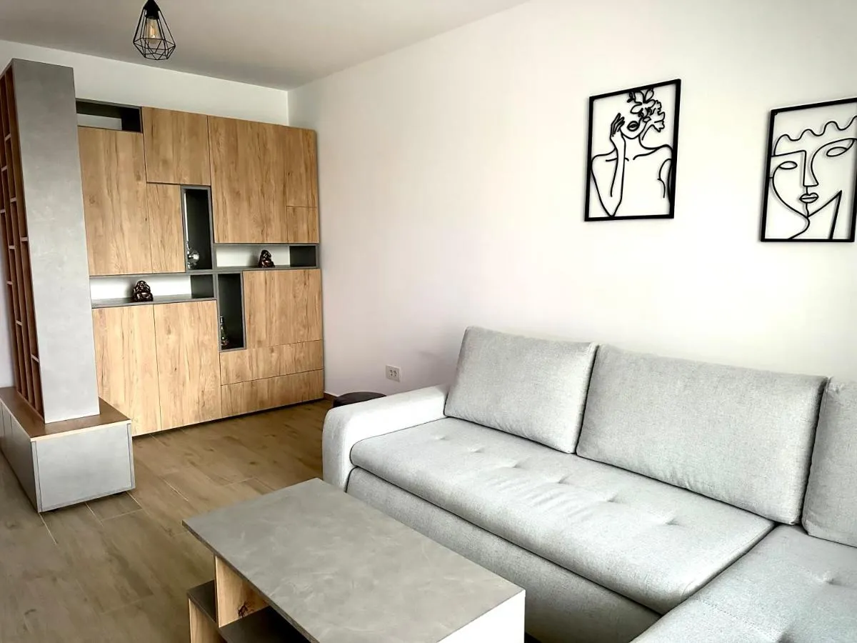 Image 4 of 4FriendsCoresiBrasov C