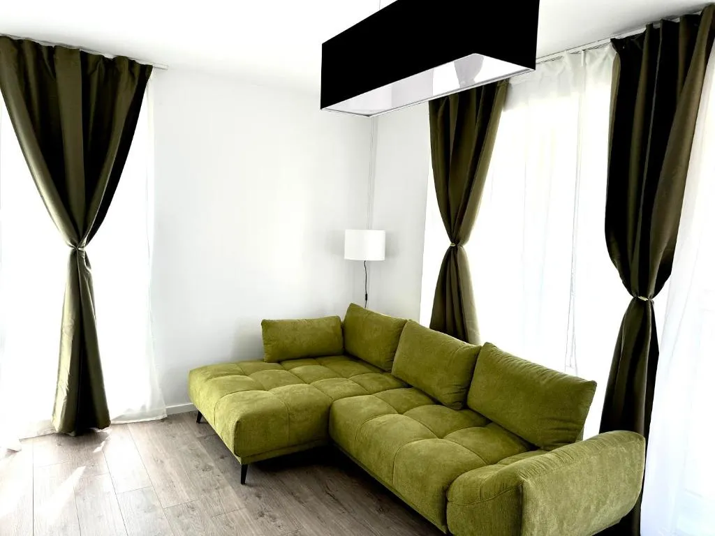 Image 1 of 4FriendsCoresiBrasov K