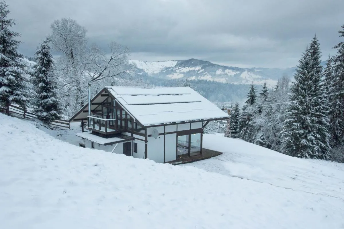 Image 4 of Alpine Lounge