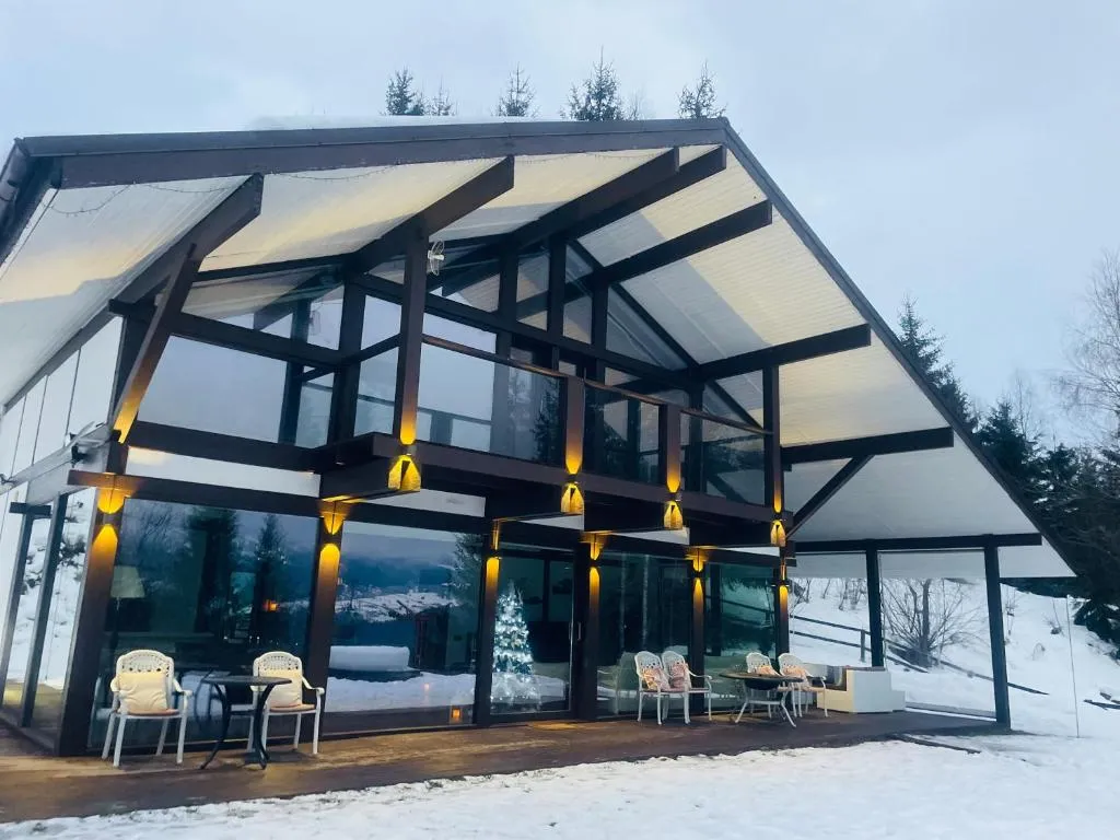Image 1 of Alpine Lounge