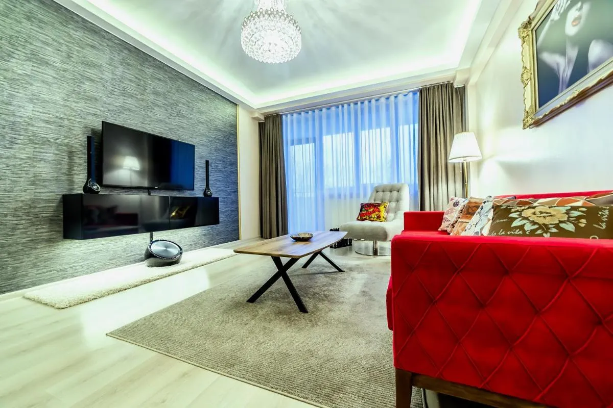 Image 2 of Apartment Chic by Landev