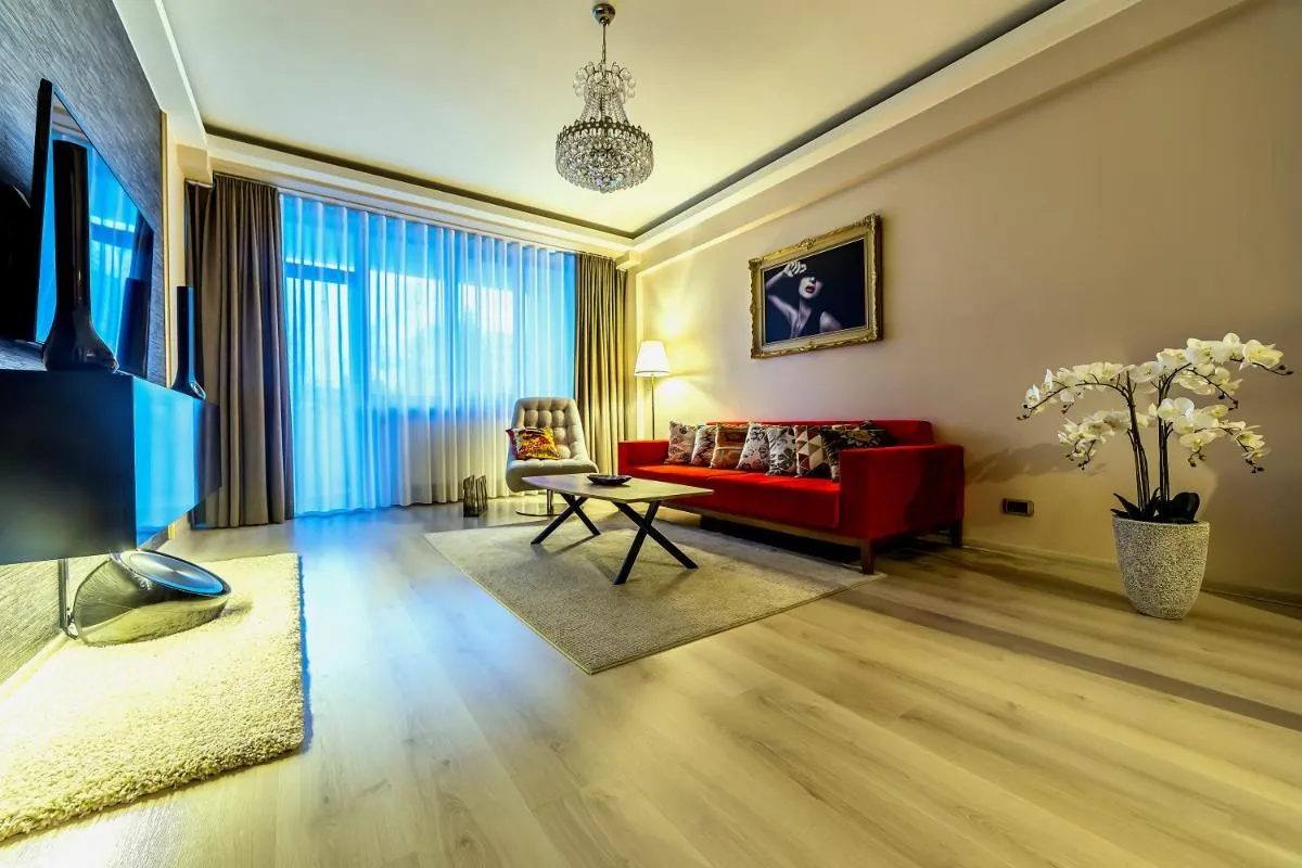 Image 4 of Apartment Chic by Landev