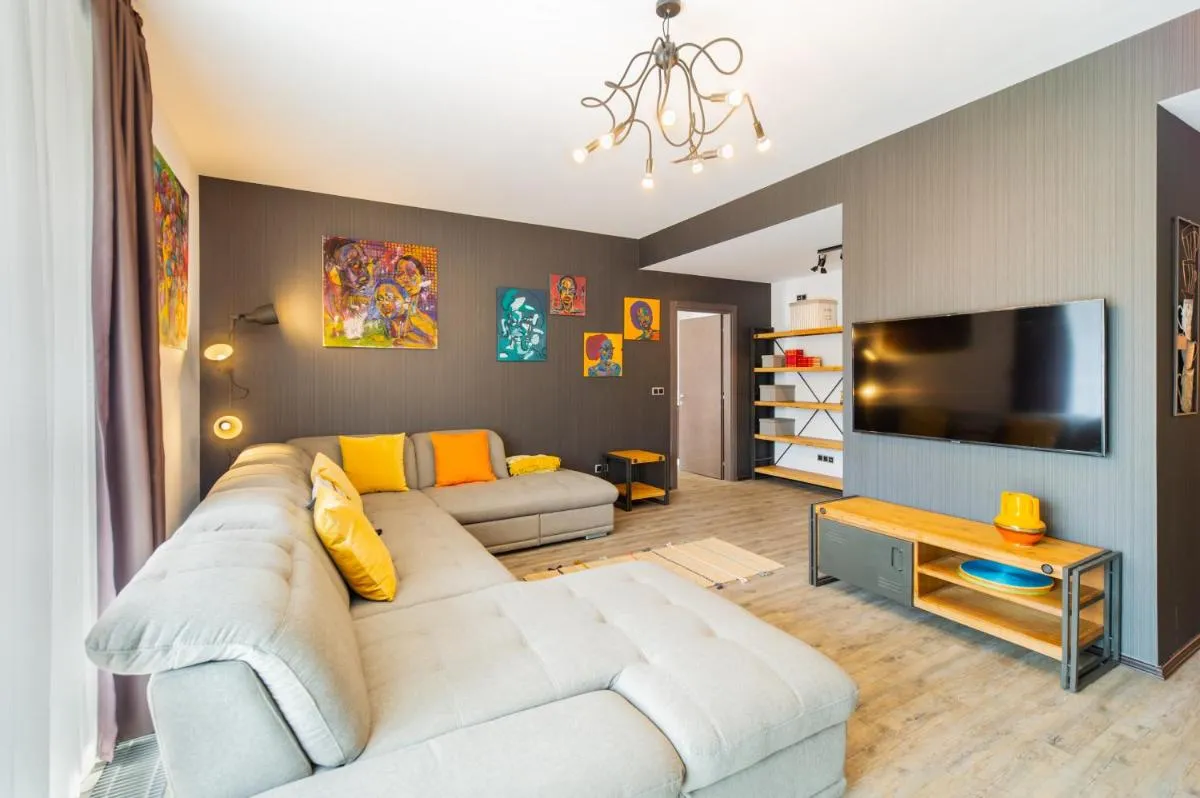 Image 5 of Art Gallery Apartment in Silver Mountain