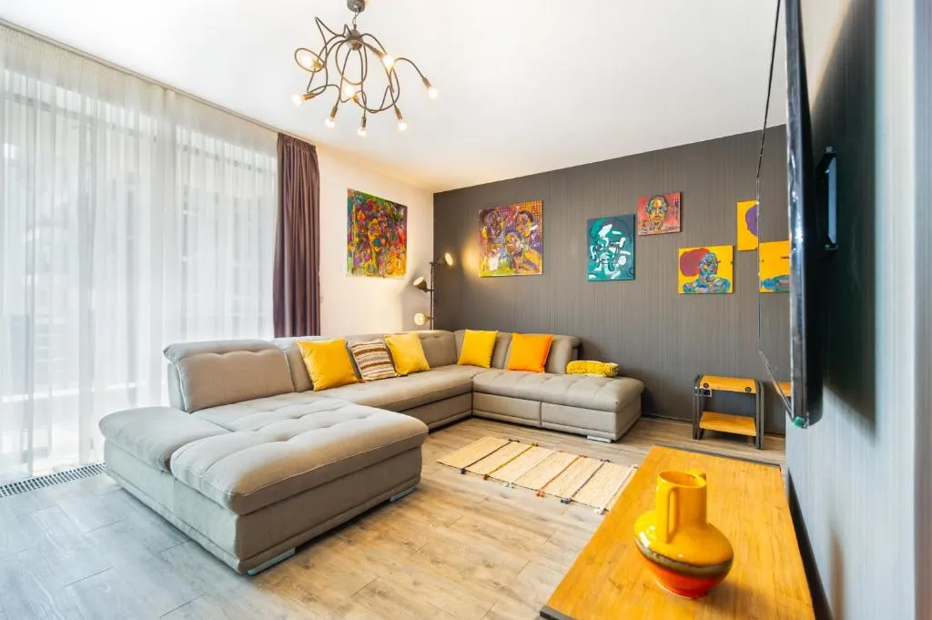 Image 1 of Art Gallery Apartment in Silver Mountain