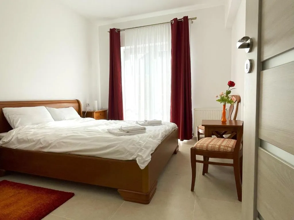 Image 1 of Bella Vista Red Apartment
