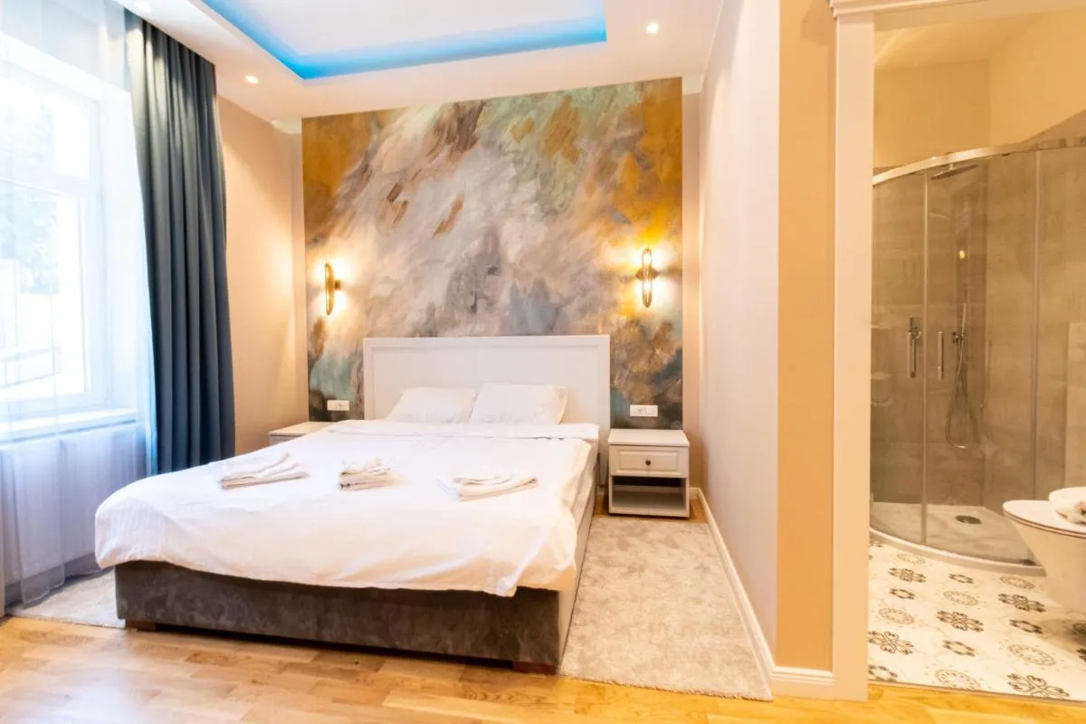 Image 2 of Black Gate – Quiet Studio in the Heart of Old Town with Free Private Secured Parking