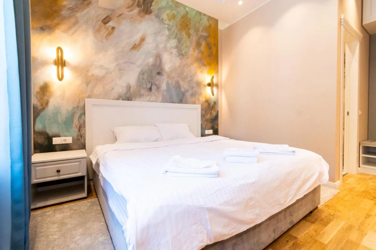 Image 5 of Black Gate – Quiet Studio in the Heart of Old Town with Free Private Secured Parking