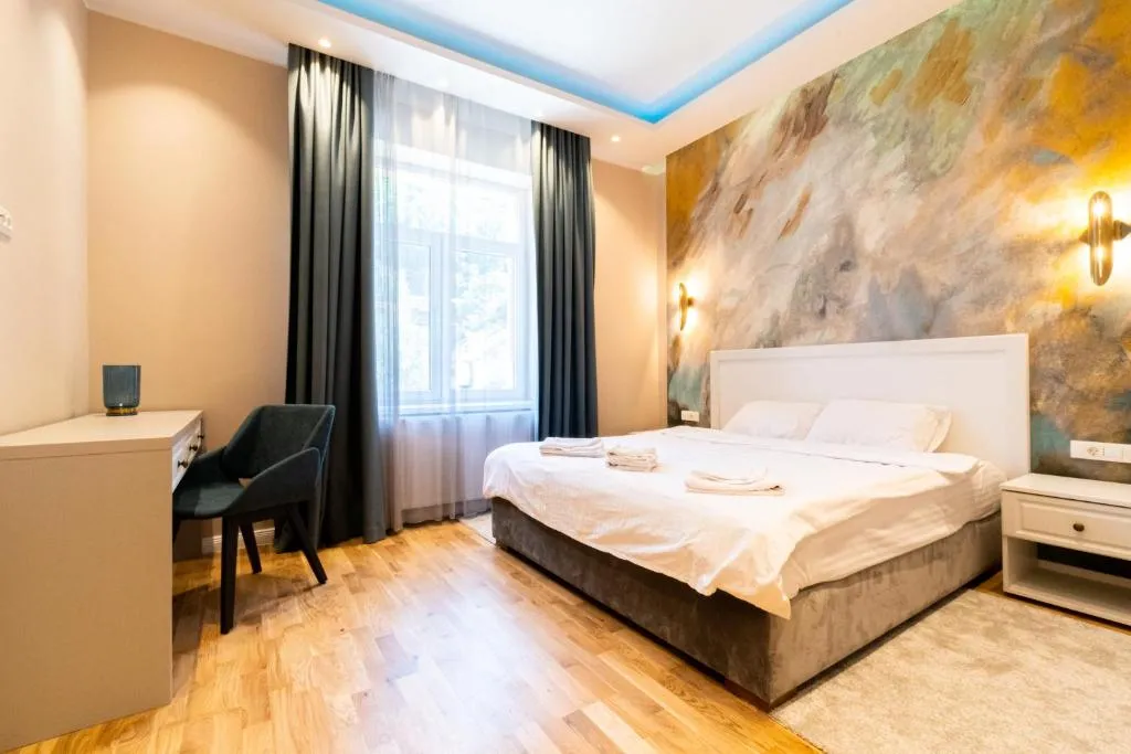 Image 1 of Black Gate – Quiet Studio in the Heart of Old Town with Free Private Secured Parking