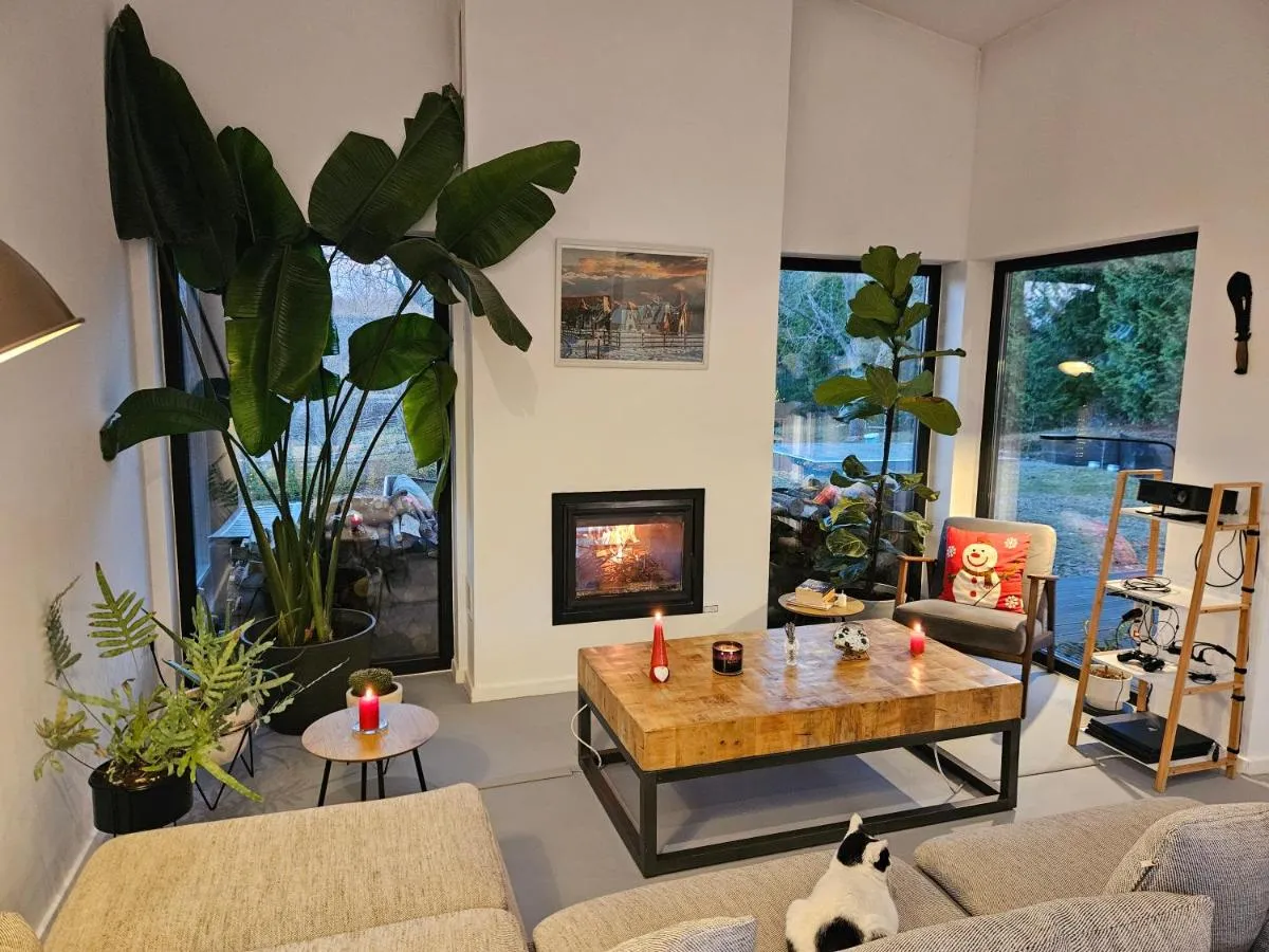 Image 4 of Black Walnut House with indoor outdoor fireplace