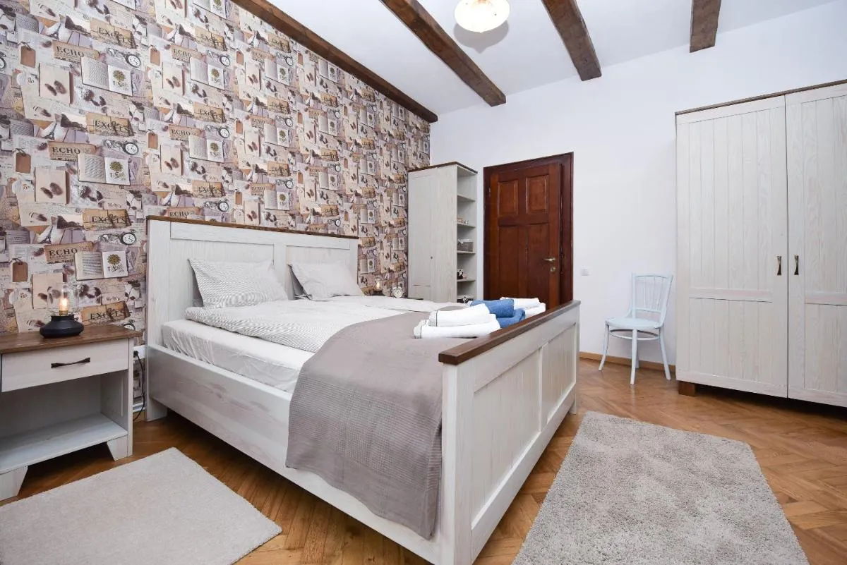 Image 3 of Buzoianu Residence by Holztreppe
