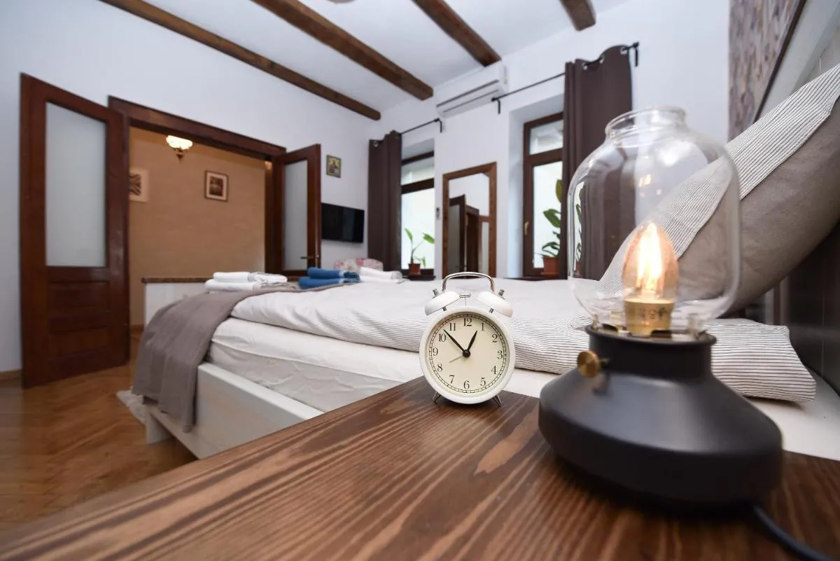 Image 2 of Buzoianu Residence by Holztreppe