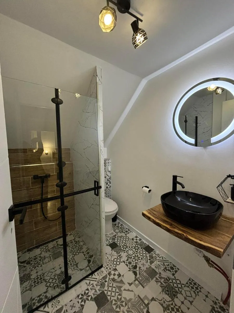 Image 5 of Cabana C