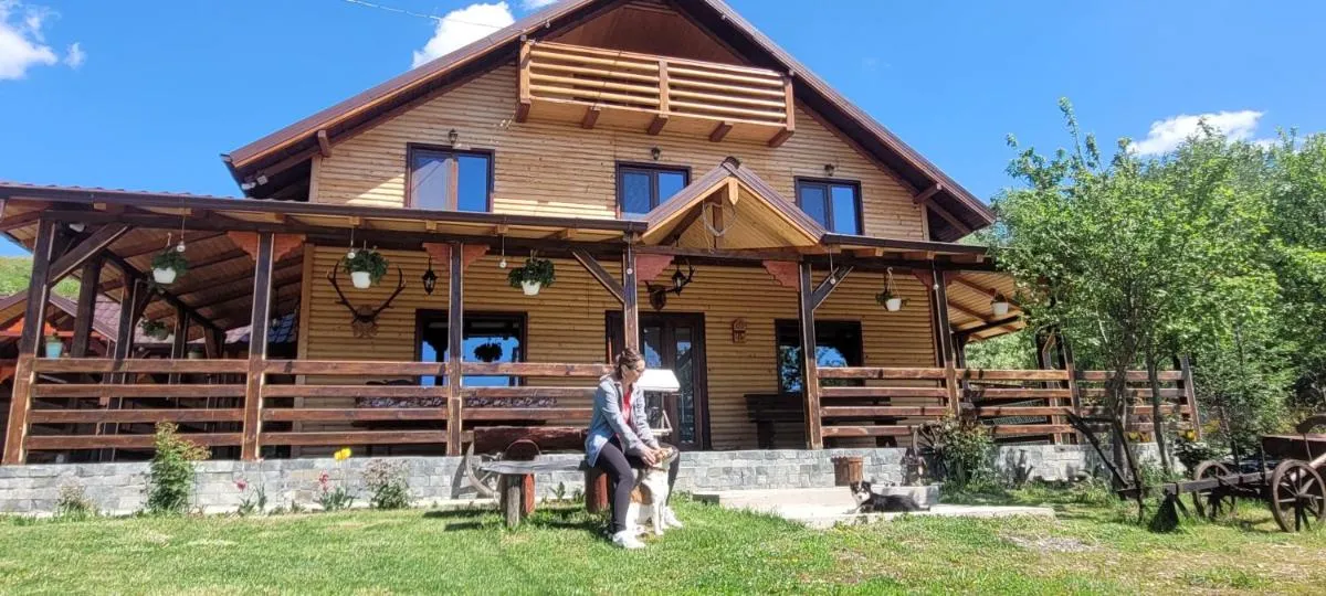 Image 3 of Cabana Lunca