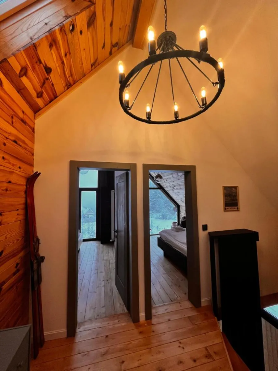 Image 2 of Cabana Neagră