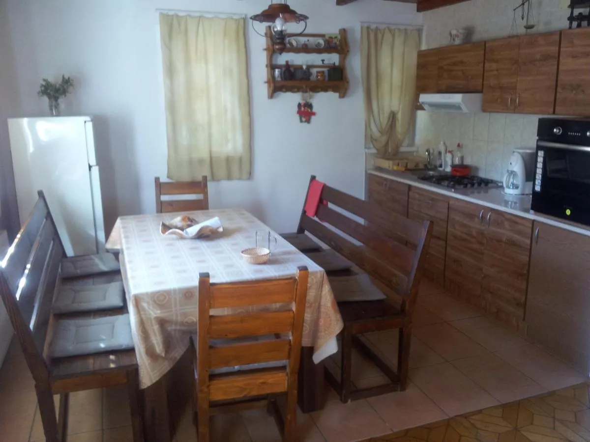 Image 5 of Cabana Ninel