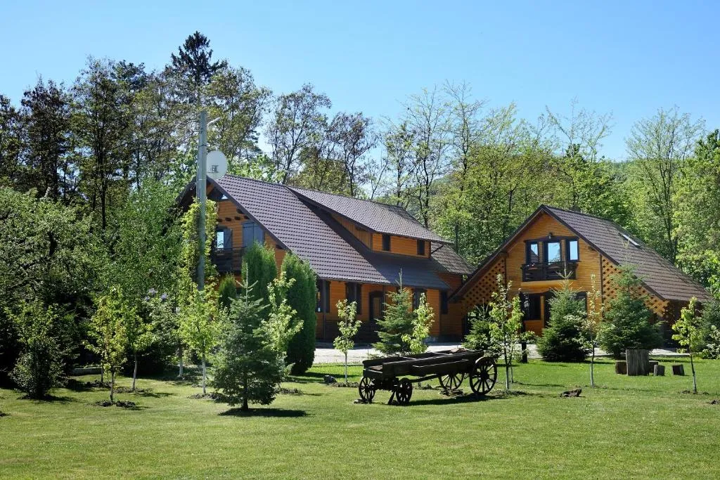 Image 1 of Cabana Paradisul Verde Neamt
