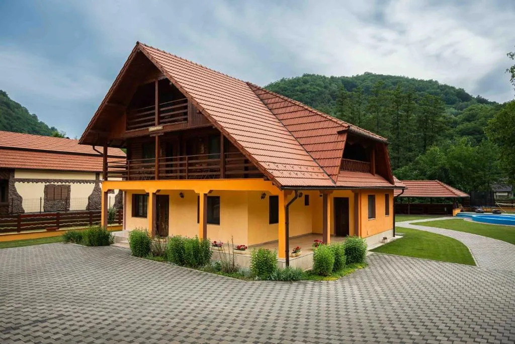 Image 1 of Cabana Sargetia