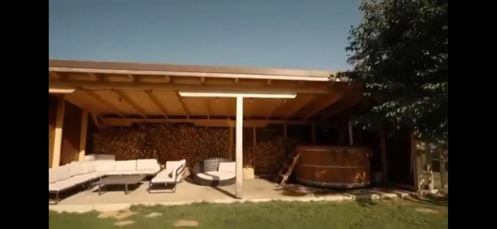 Image 1 of Cabana Stil