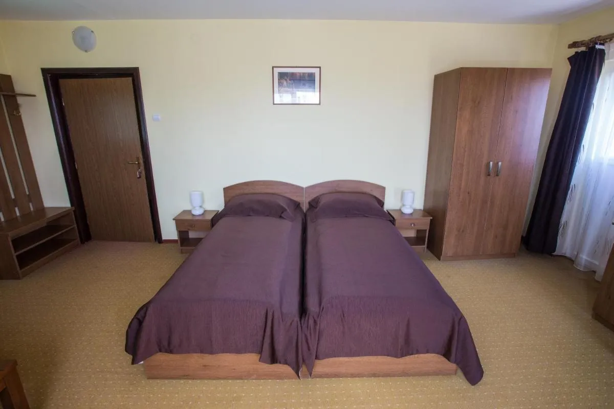Image 4 of Camere de închiriat Hătuica