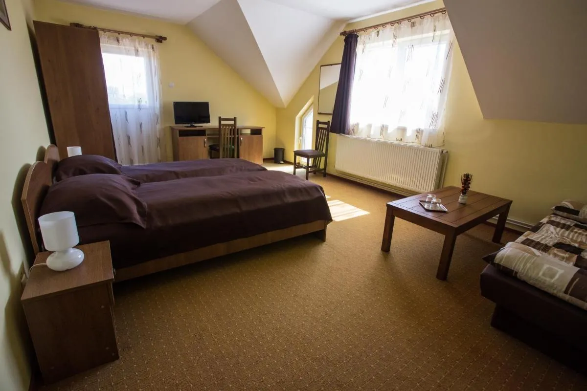 Image 3 of Camere de închiriat Hătuica
