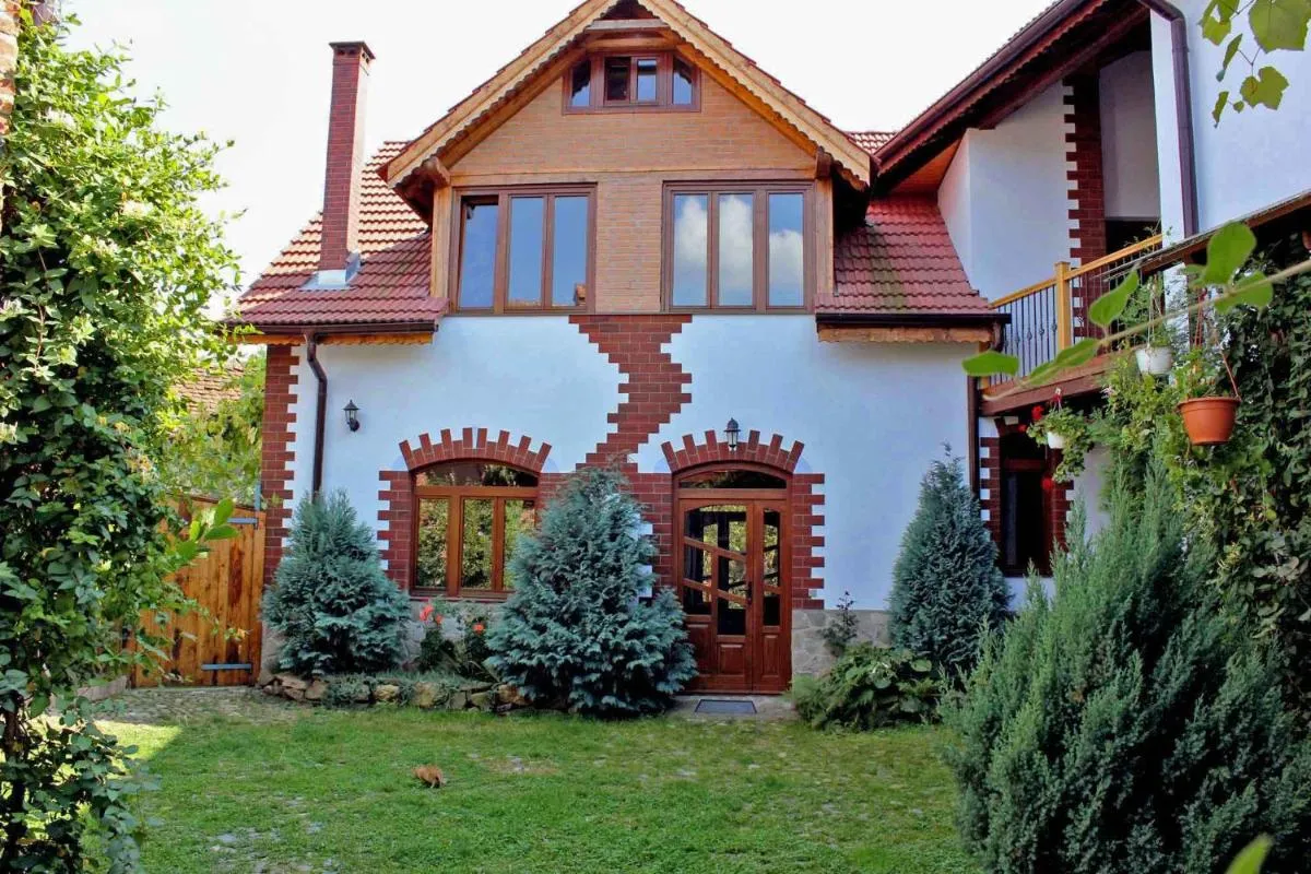 Image 2 of Casa Crina