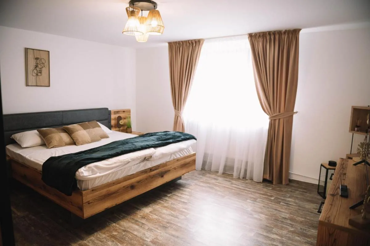 Image 2 of Casa Vatra Sinteului – Cu sala de evenimente de capacitate mare – Se inchiriaza integral