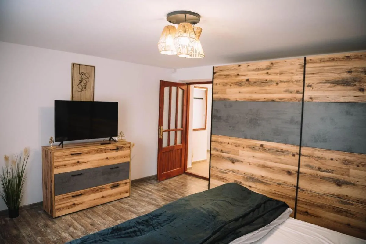 Image 5 of Casa Vatra Sinteului – Cu sala de evenimente de capacitate mare – Se inchiriaza integral