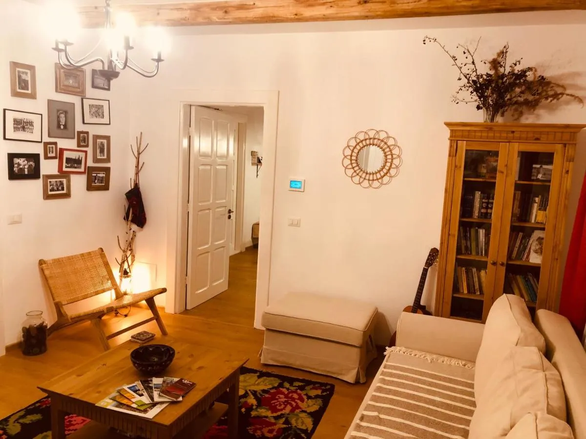 Image 2 of Casa bunicilor