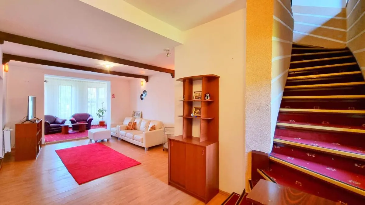 Image 6 of Casa cu Brazi