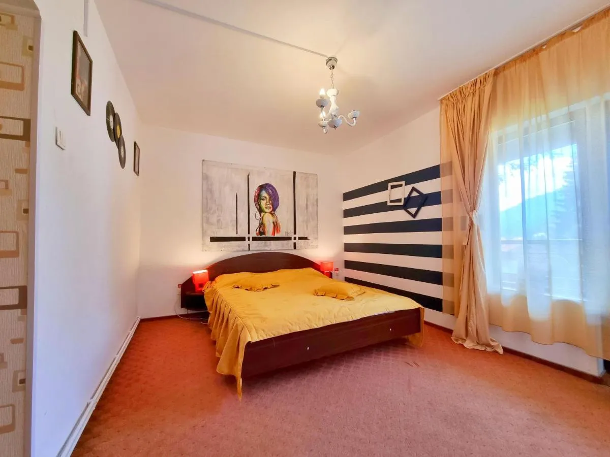 Image 2 of Casa cu Brazi