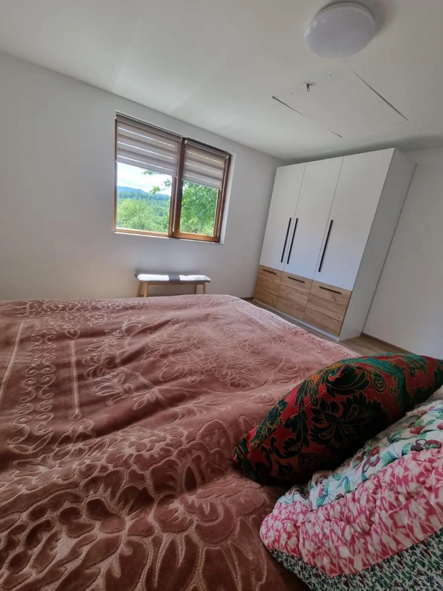 Image 6 of Casa primitoare in inima naturii si padurii