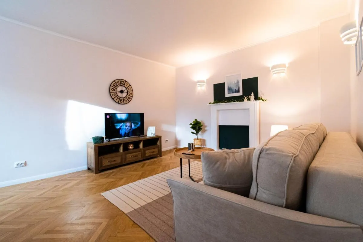 Image 2 of Castel’or Residence – Deluxe Restored Apartment in the heart of Old Town with Unique Views of Tampa Mt