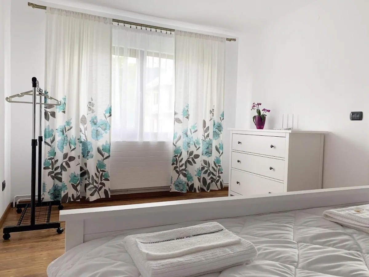 Image 3 of Casuta Fulgu – sa te simti ca acasa!