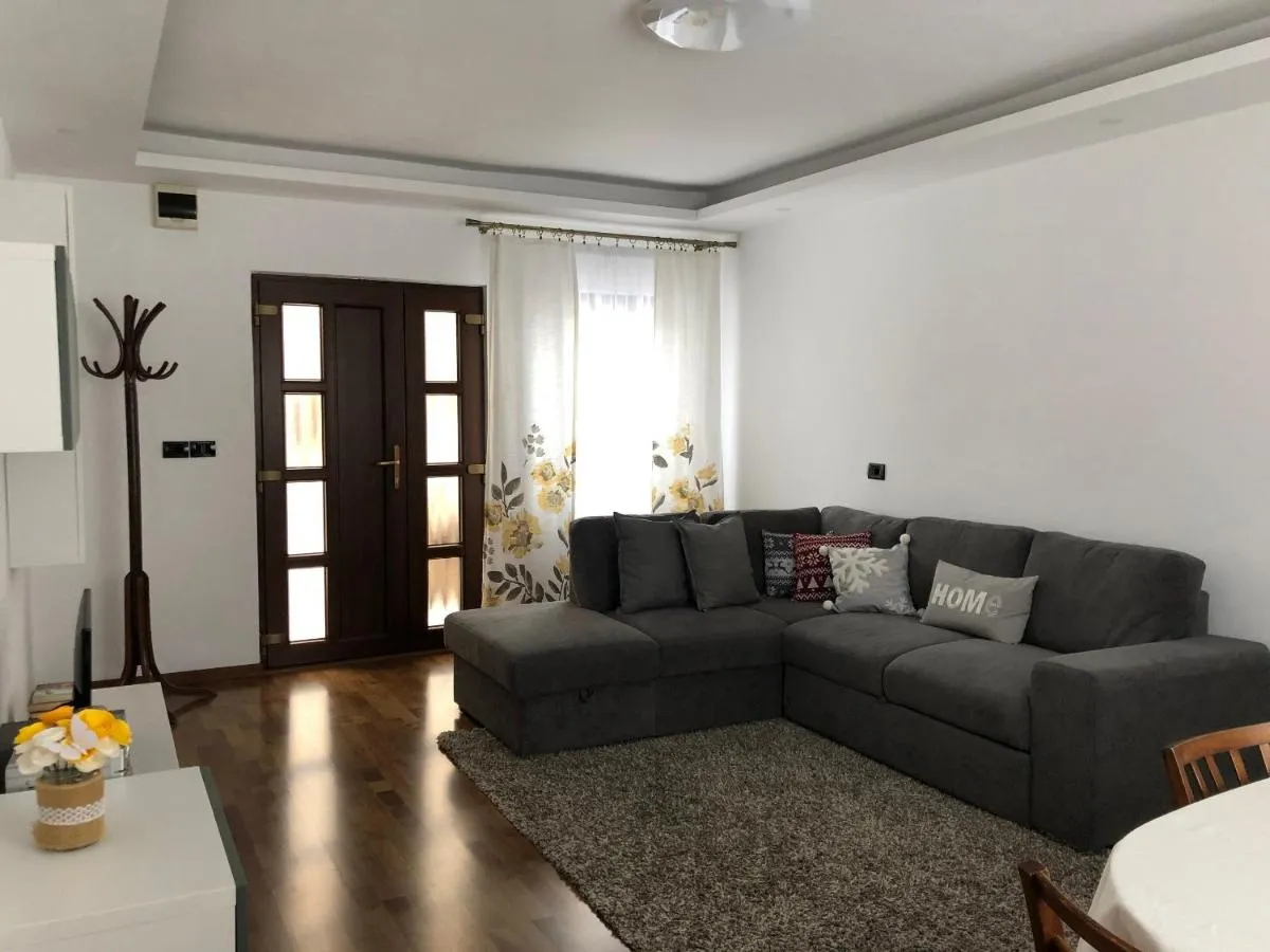 Image 7 of Casuta Fulgu – sa te simti ca acasa!