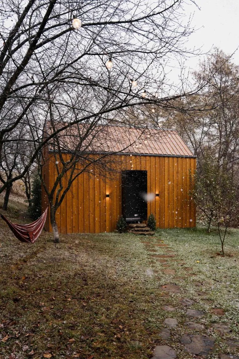 Image 4 of Căsuța din livadă