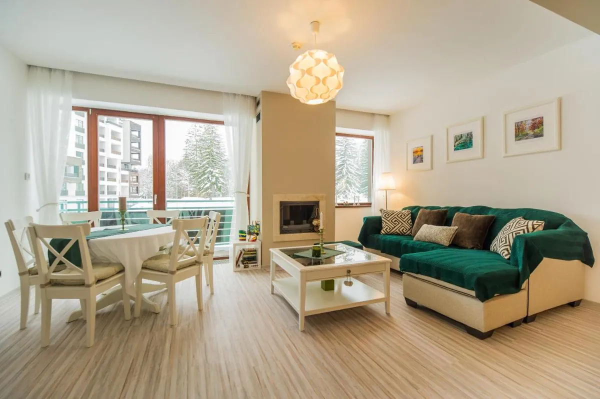 Image 2 of Charming 2-Bedroom, Silver Mountain, A Building