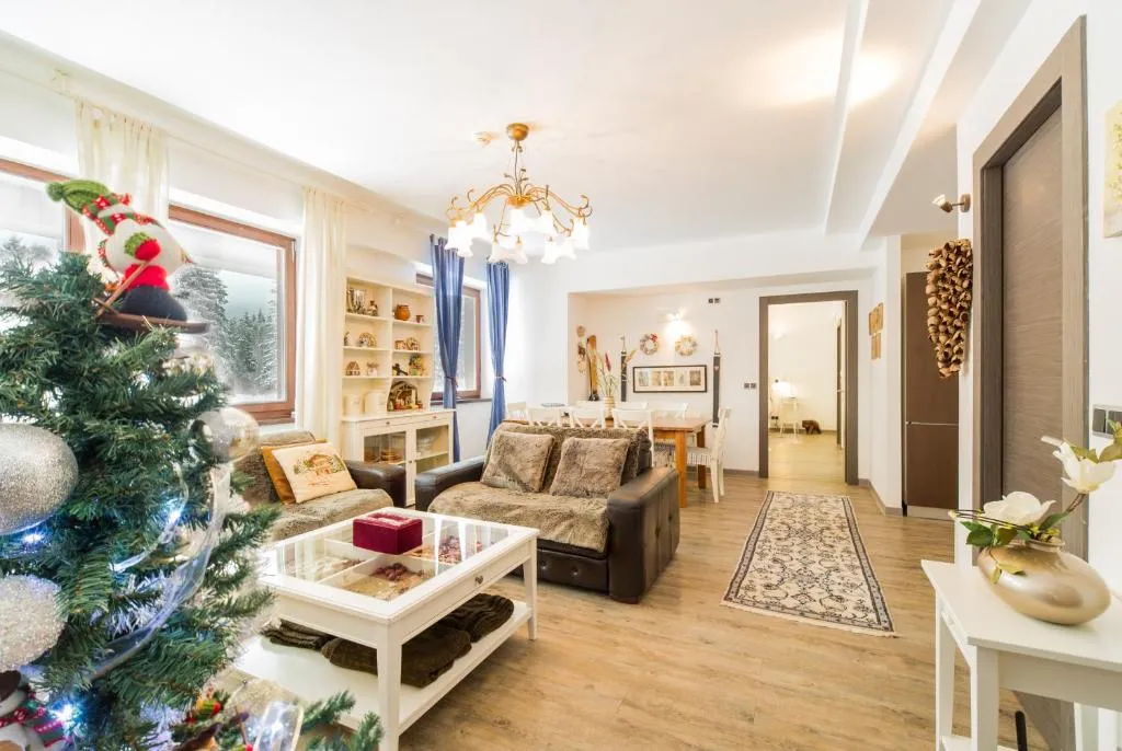 Image 1 of Charming 3-Bedroom Apartment