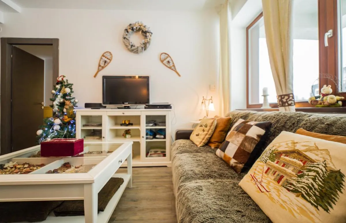 Image 3 of Charming 3-Bedroom Apartment