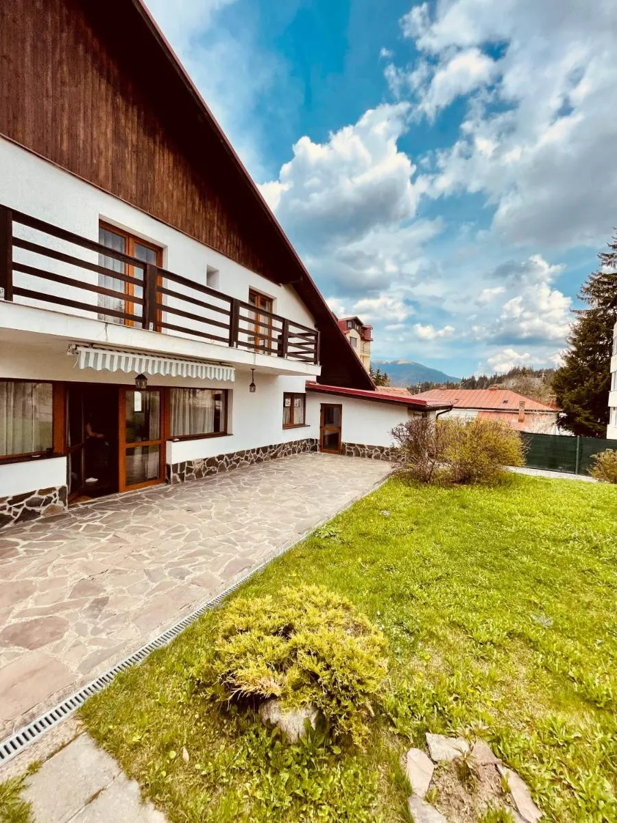 Image 4 of Cheerful 4-bedroom & kids friendly home