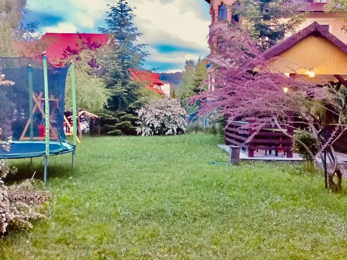 Image 2 of Cheerful 4-bedroom & kids friendly home