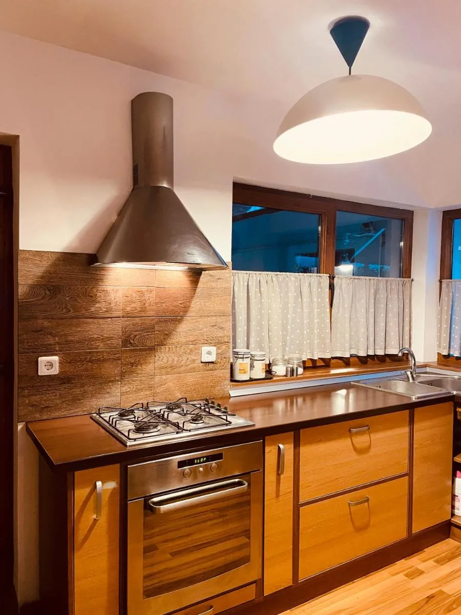 Image 6 of Cheerful 4-bedroom & kids friendly home