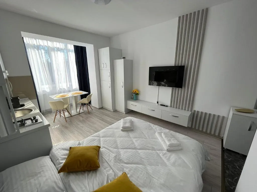 Image 1 of Chic Studio