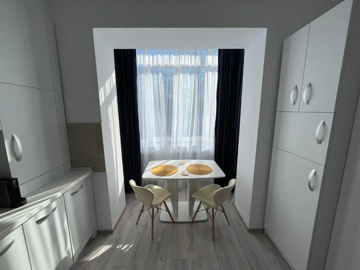 Image 7 of Chic Studio