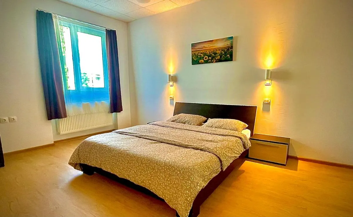 Image 7 of Chill House