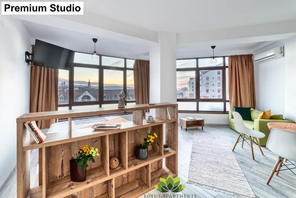 Image 1 of Cloud Studio
