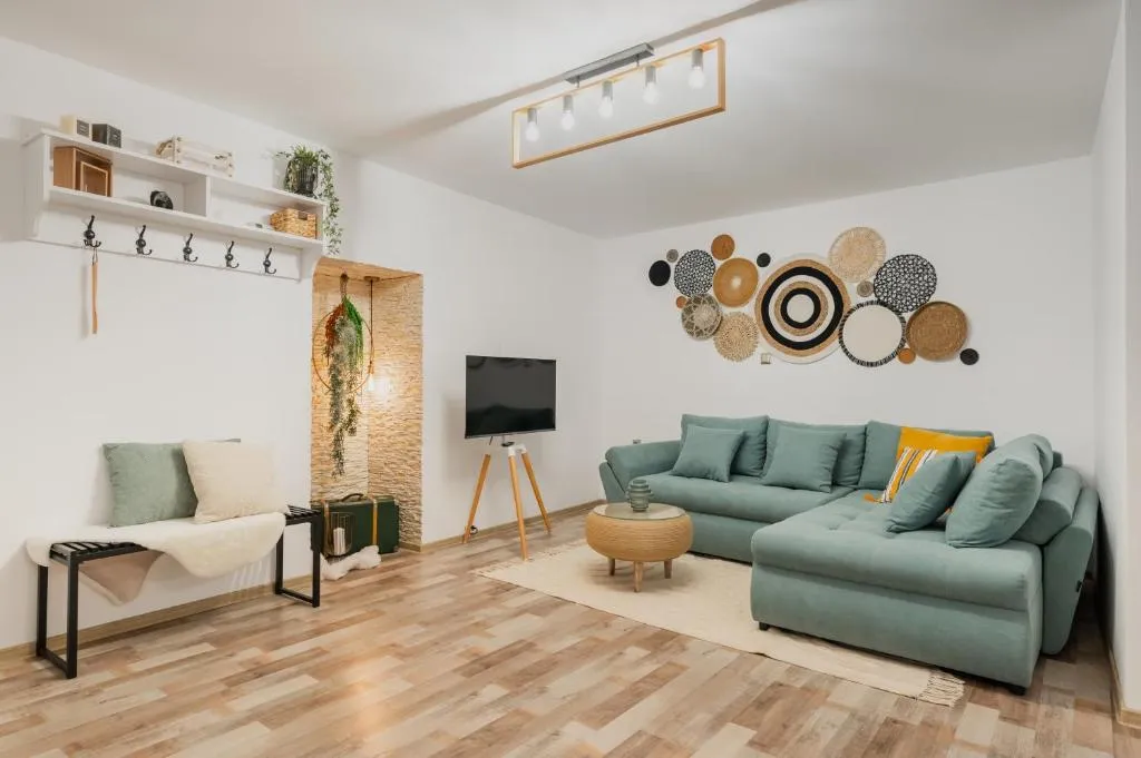 Image 1 of CoZee Studio – In inima Brasovului